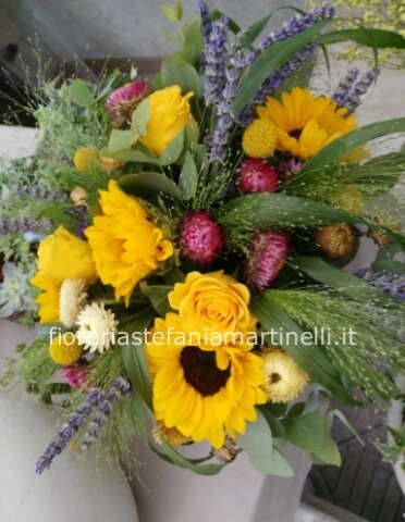 Bouquet girasoli e fiori di stagione